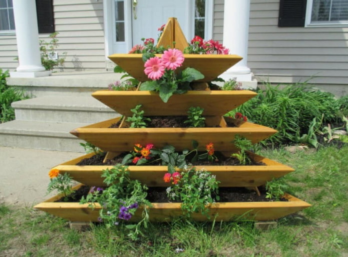 vertikales Blumenbeet