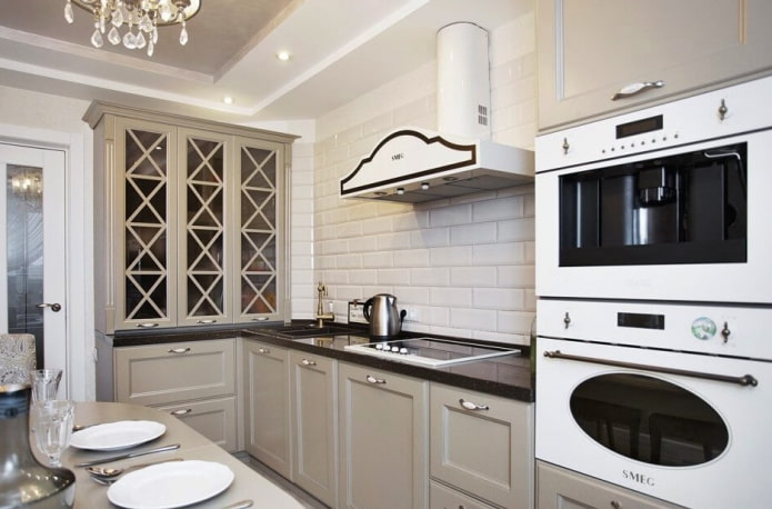 Kücheninterieur im neoklassizistischen Stil