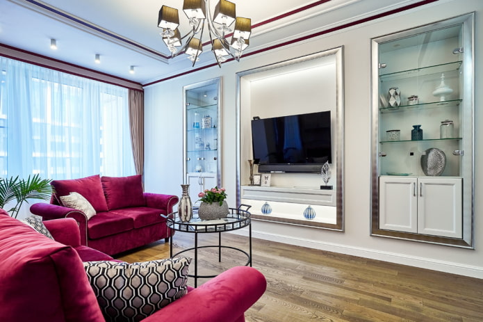 Fernseher in einer Nische im Wohnzimmer