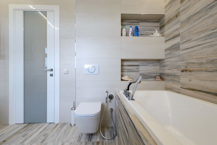 Nischen für Shampoos im Badezimmer