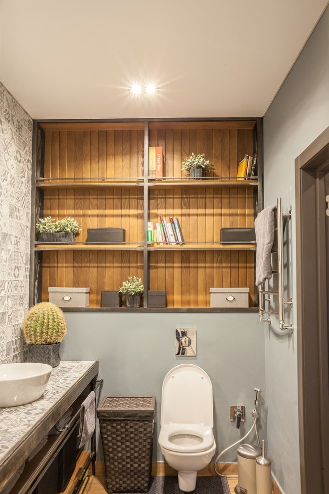 Nischen in der Wand im Badezimmer
