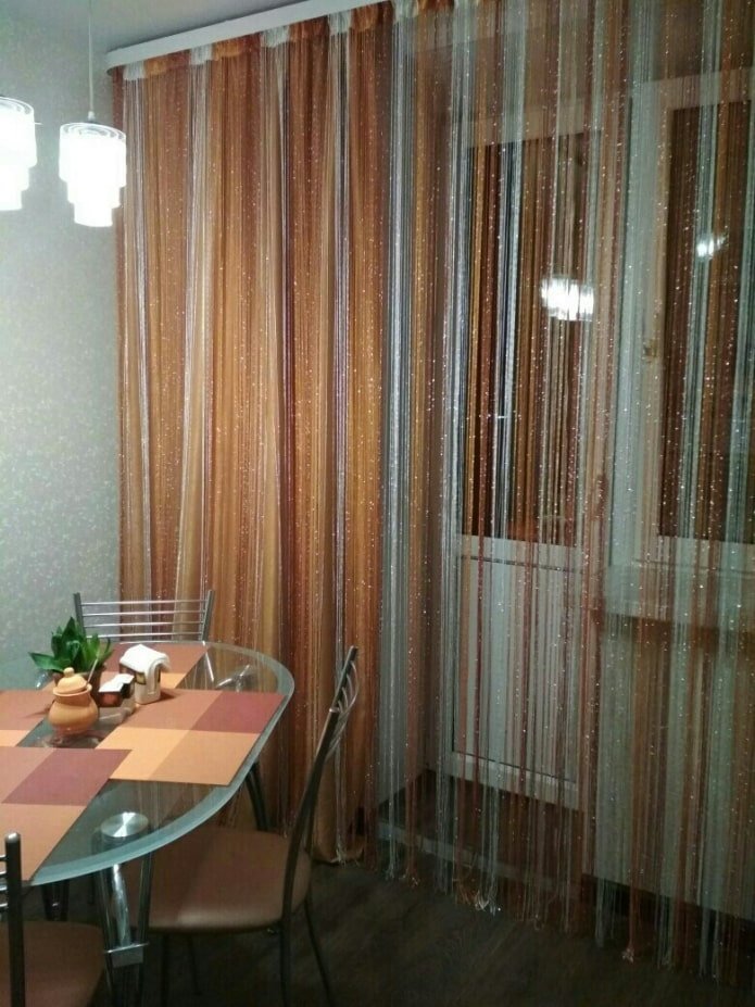 Musselin im Kücheninterieur