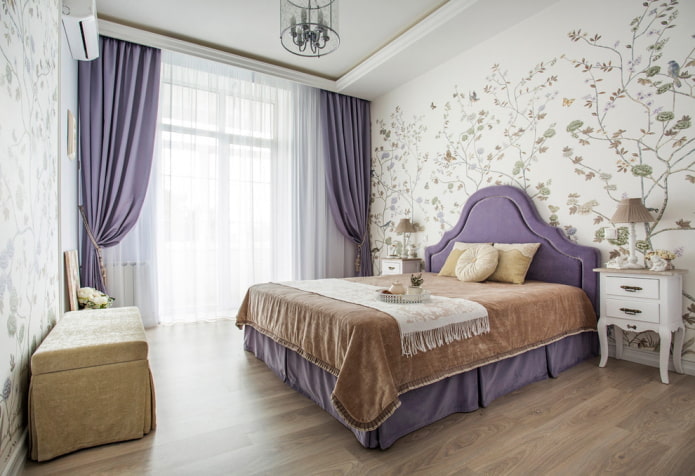 lilafarbene Nachtvorhänge im Schlafzimmer