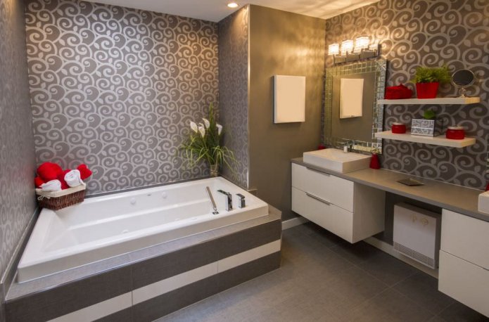 Tapete im Badezimmer