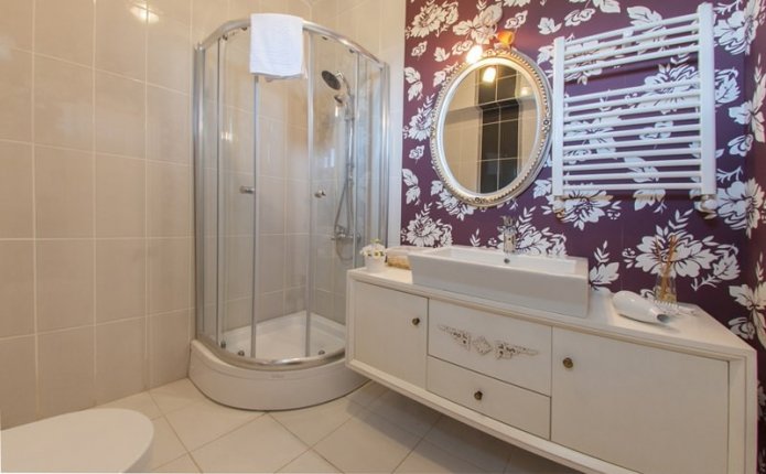 Tapete im Badezimmer