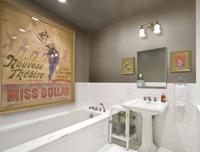 Glastapete im Badezimmer