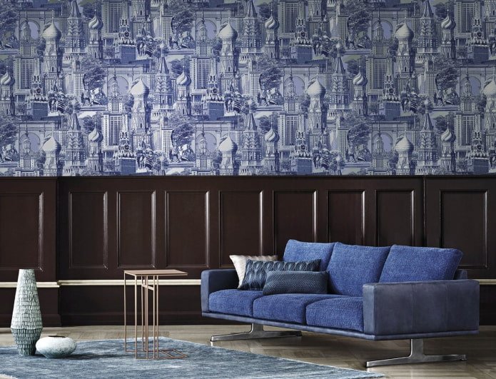 Blaue Tapete mit Stadtmotiv im Innenraum