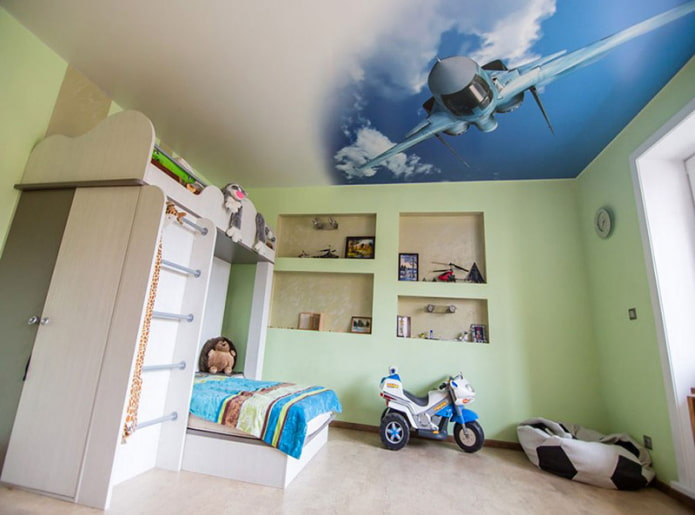 Fototapete an der Decke im Innenraum