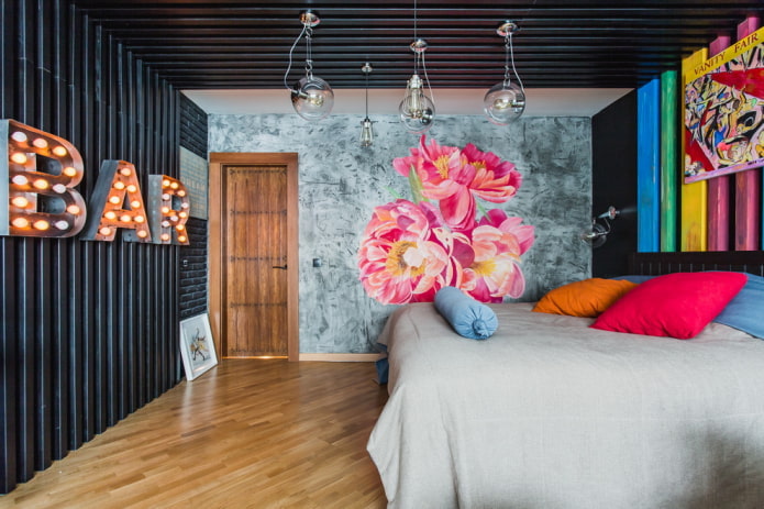 Tapete mit Putzimitation im Schlafzimmer