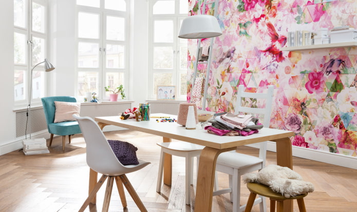 Tapete im modernen Blumenstil