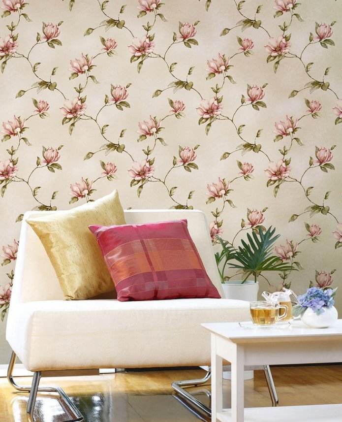 Tapete mit Magnolien im Innenraum