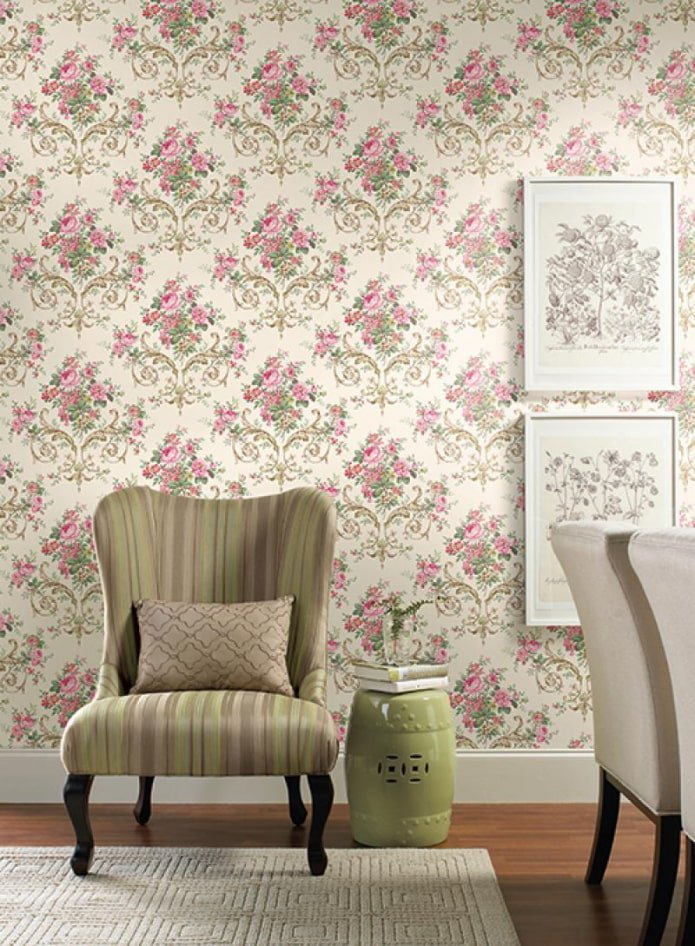 Kombination aus Monogramm und Blumen