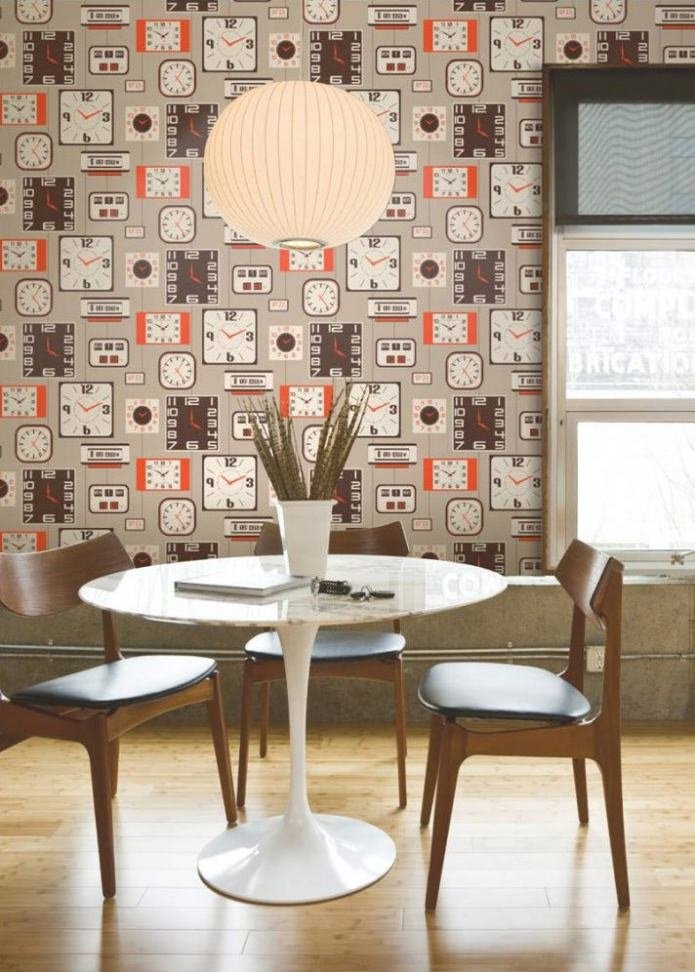 Grau-orange Tapete mit Muster