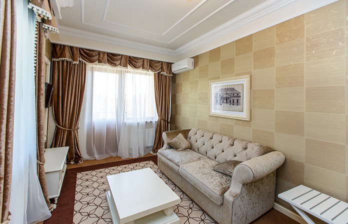 Vorhänge mit Lambrequin im Wohnzimmer