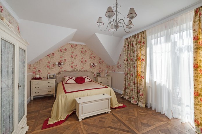 Schlafzimmereinrichtung im provenzalischen Stil