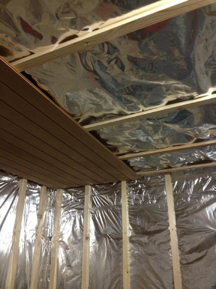 Verkleidung der Decke, Beginn der Arbeit