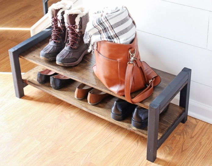 einfaches Schuhregal