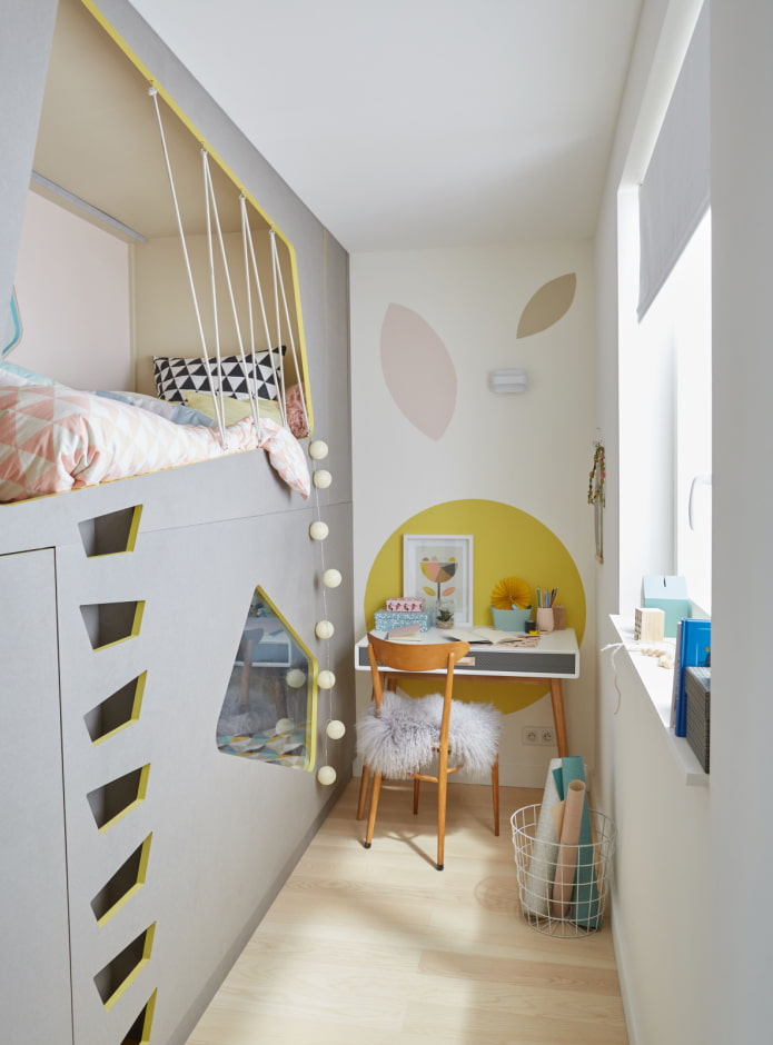 Kinderzimmer in einer Nische in einer Einzimmerwohnung