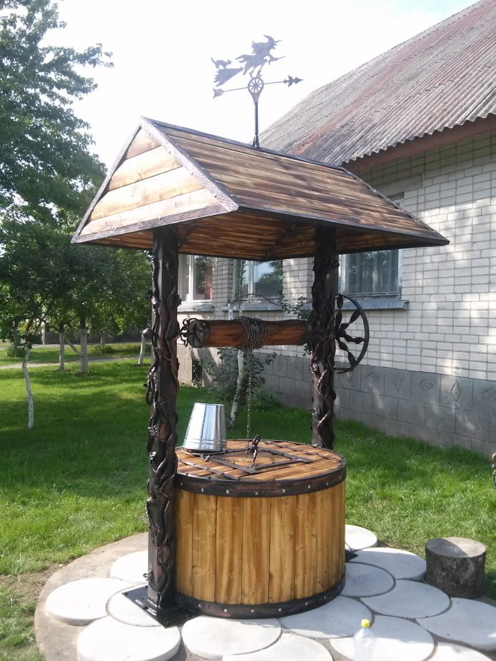 Brunnen aus einem Fass