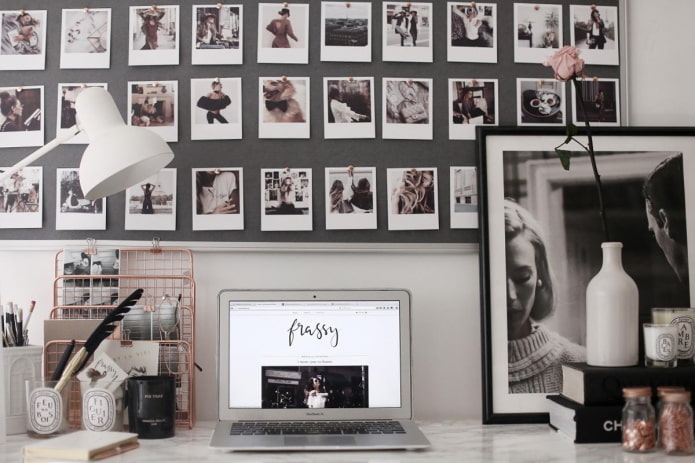 Polaroid-Bilder an der Wand im Innenraum