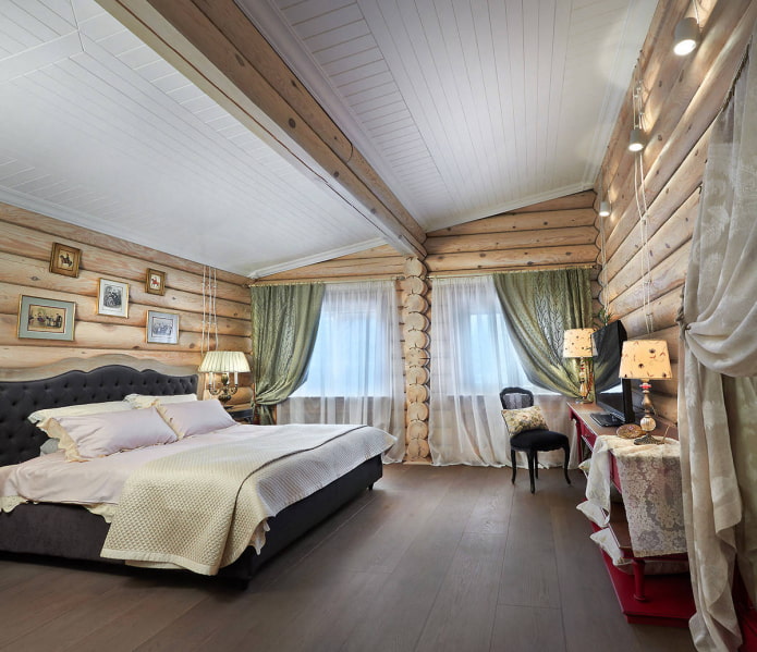Vorhänge und Tüll im Schlafzimmer