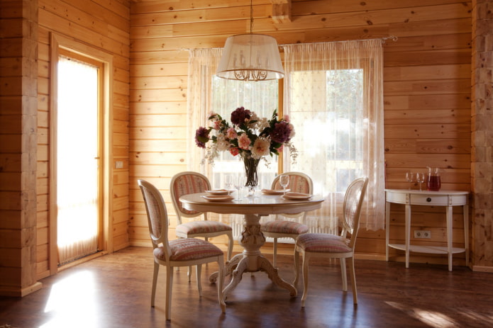 Tüll im Esszimmer