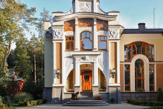 Stuckleisten an der Fassade
