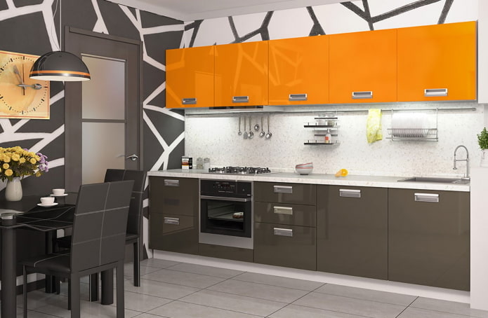 Tapete im Kücheninterieur in Orangetönen