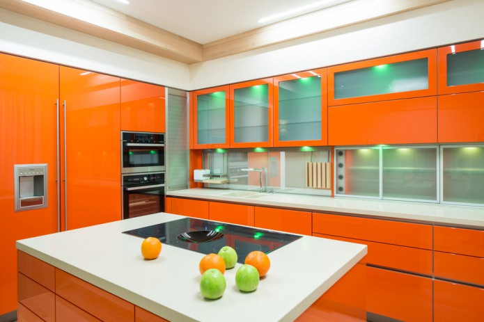 Orange Farbe in der Küche