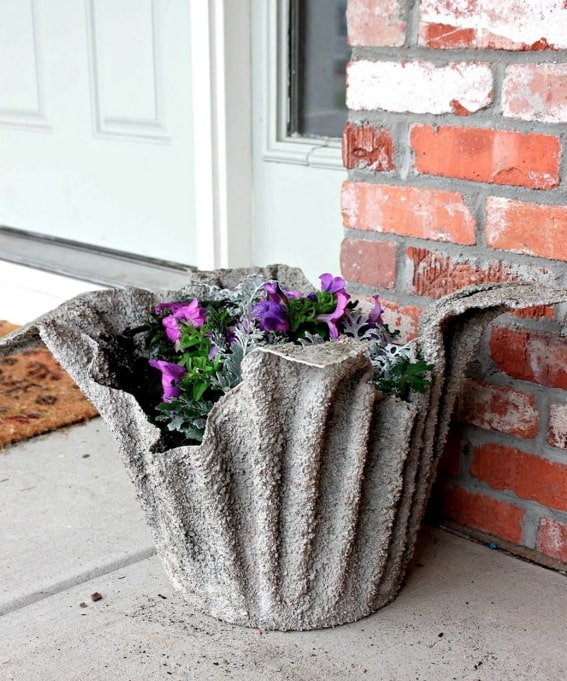 Blumentopf aus Beton und Stoff