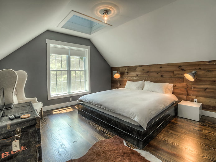 Laminat an der Wand im Schlafzimmer
