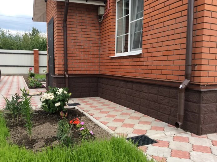 Finishing the base of a private house