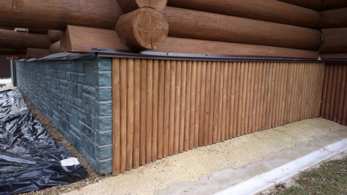 Außenverkleidung aus Holz für das Haus