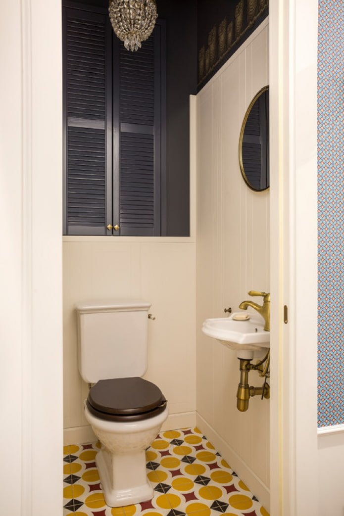 Heller Boden in der Toilette