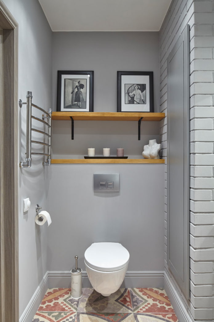 Toilette in Grautönen