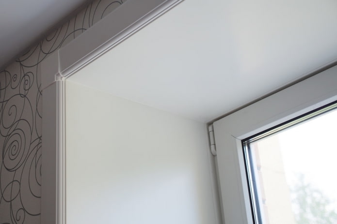 Fensterschrägendekoration