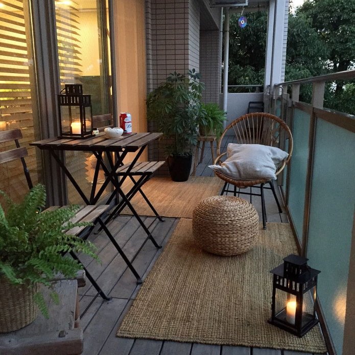 Offener Balkon im modernen Stil