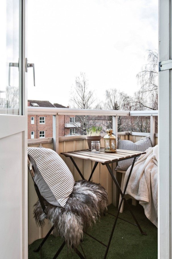 Kunstrasen auf dem Balkon
