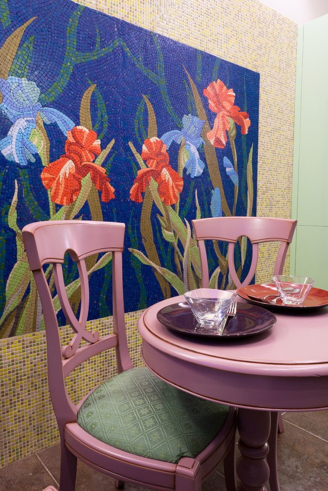 Wandmosaikpaneel im Innenraum