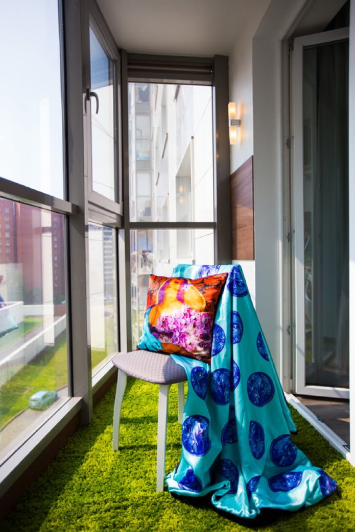Kunststofffenster für den Balkon