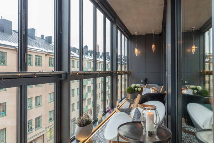 schwarzer Balkon