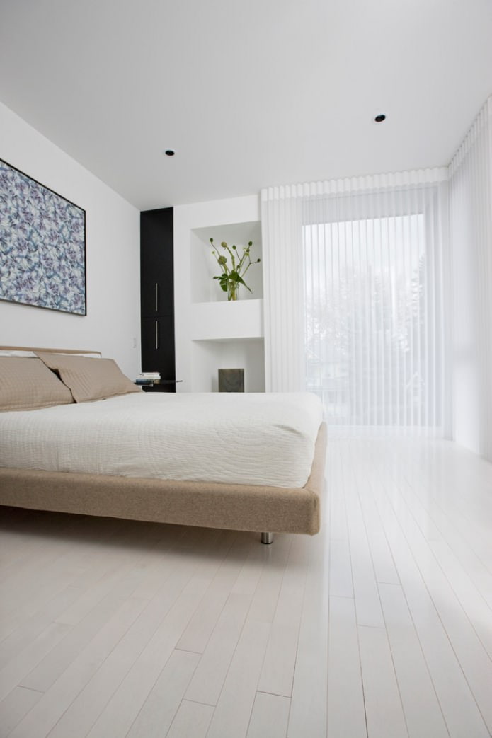 Weißes Parkett im Schlafzimmer
