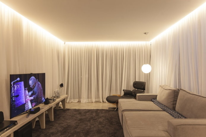 schwebende Deckenstruktur im Wohnzimmer