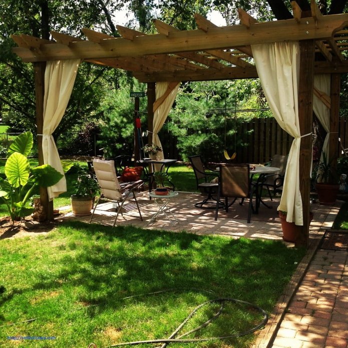 Terrasse mit Essbereich