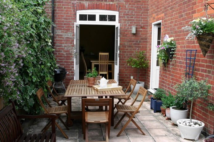 Terrasse im Hinterhof