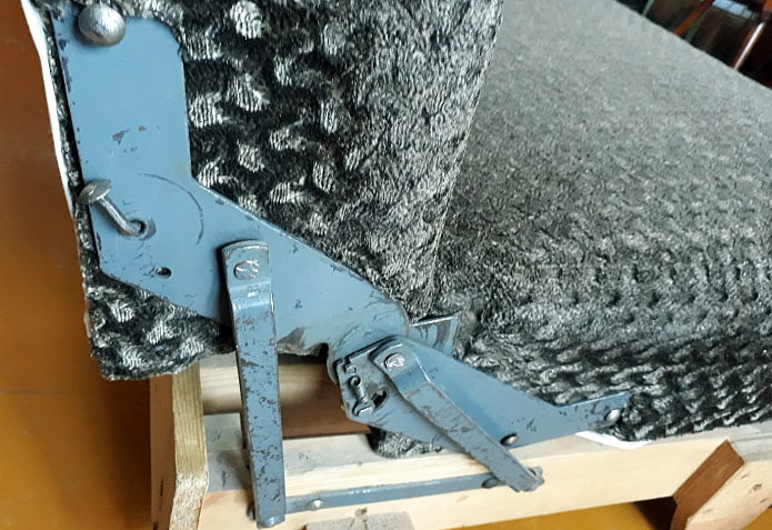 Abgenutztes Sofa