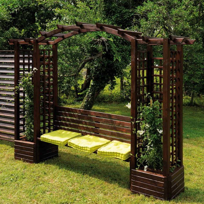 Pergola mit Bank
