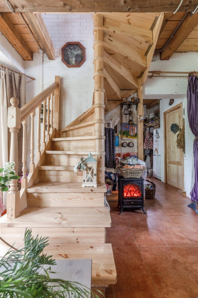 Holztreppe mit eigenen Händen