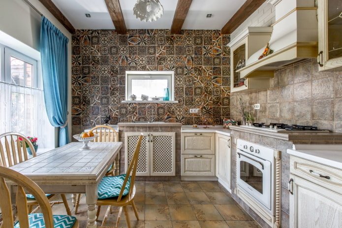 L-förmige Küche im Provence-Stil