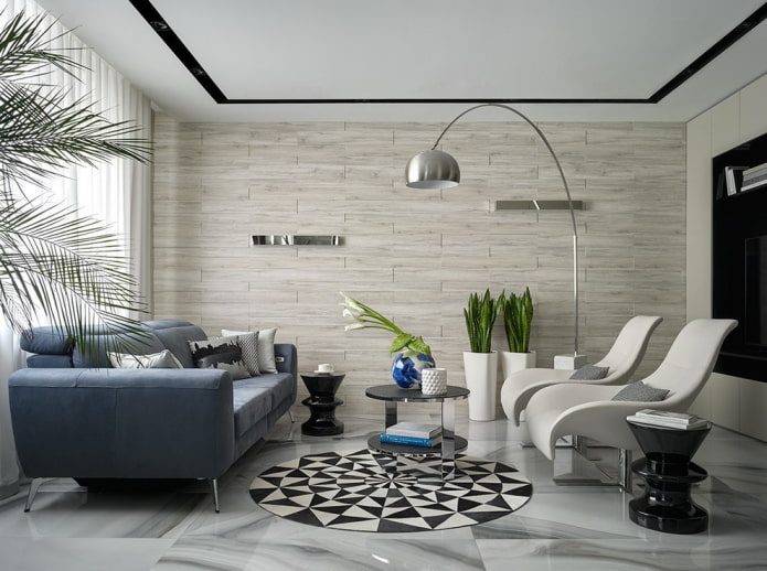 Fliesen auf dem Boden und an der Wand im Wohnzimmer